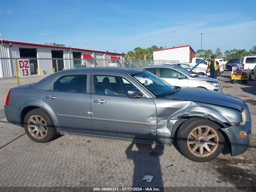 2006 Chrysler 300 Touring VIN: 2C3KA53G56H230170 Lot: 39888331
