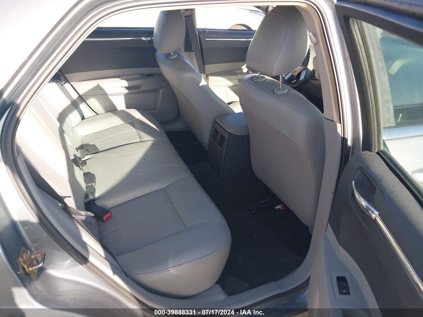 2006 Chrysler 300 Touring VIN: 2C3KA53G56H230170 Lot: 39888331