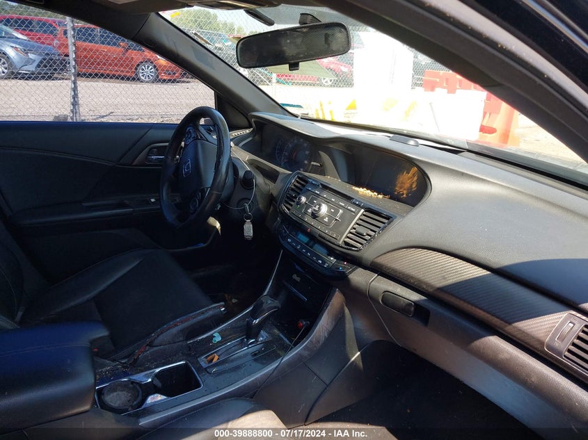 2016 HONDA ACCORD VIN: 1HGCR2F51GA061817