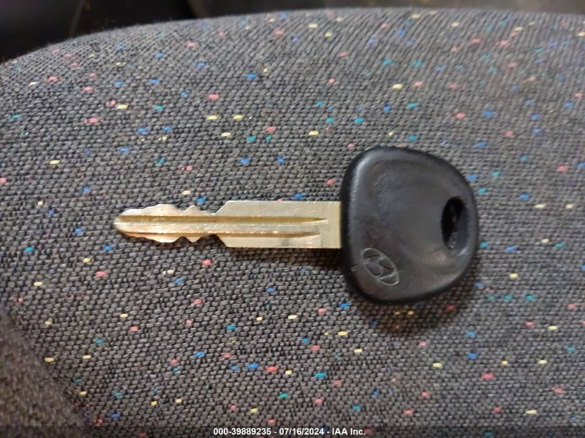 2001 Hyundai Accent Gl VIN: KMHCG45C71U219398 Lot: 39889235