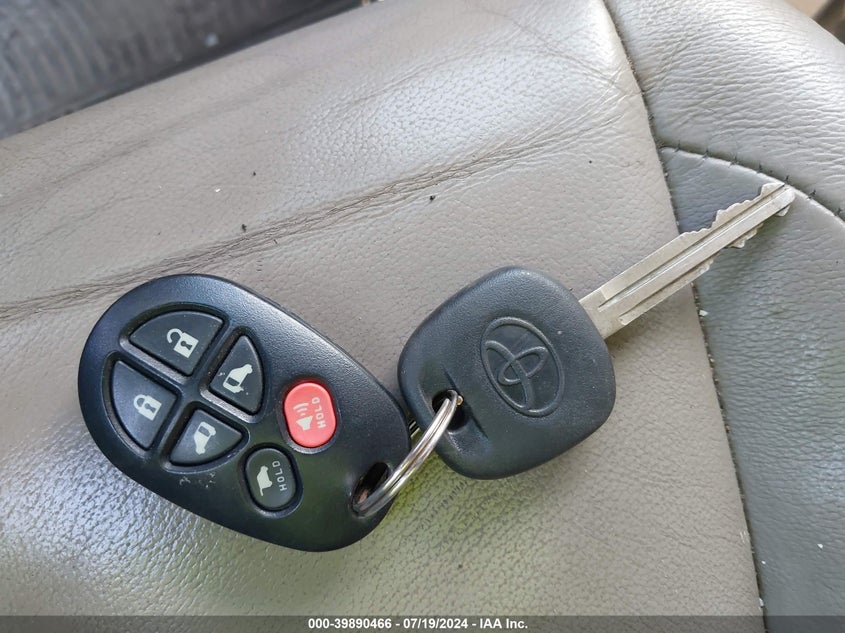 2008 Toyota Sienna Xle VIN: 5TDBK22C78S017733 Lot: 39890466