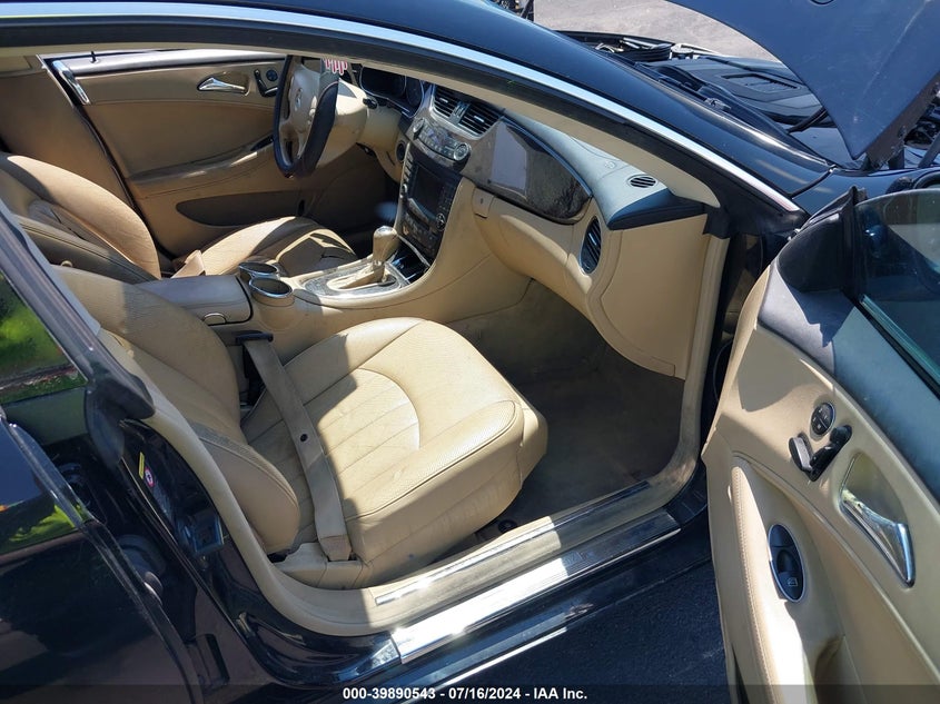 2007 Mercedes-Benz Cls 550 VIN: WDDDJ72X47A104874 Lot: 39890543