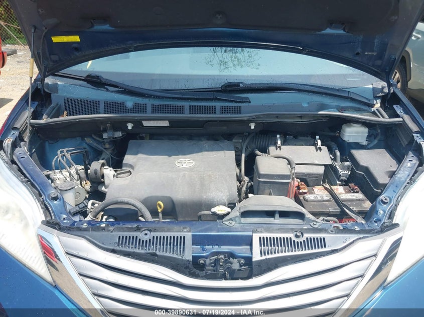 2012 Toyota Sienna Xle V6 8 Passenger VIN: 5TDYK3DC9CS184228 Lot: 39890631