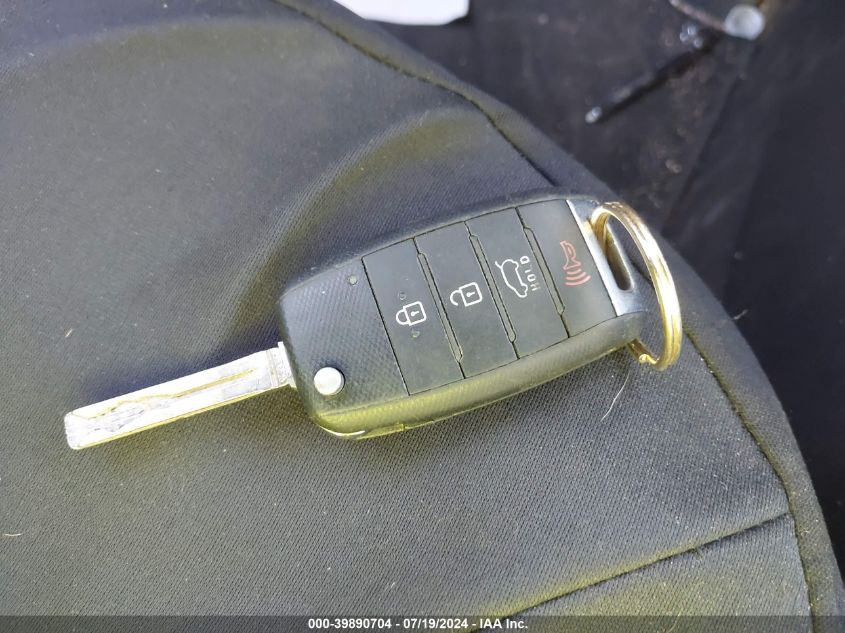 2017 Kia Soul VIN: KNDJN2A2XH7437668 Lot: 39890704