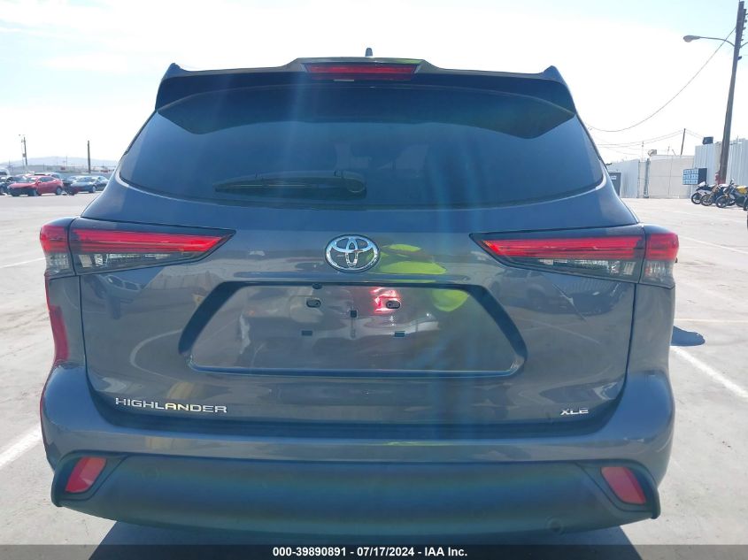 5TDGZRAH3MS068180 2021 Toyota Highlander Xle