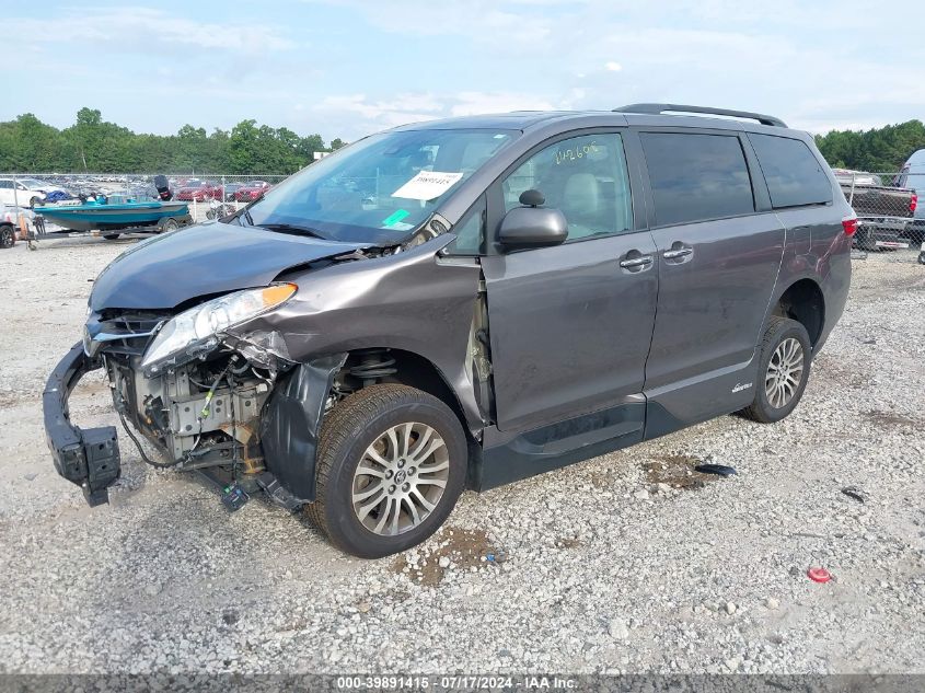 5TDYZ3DC1JS919714 2018 TOYOTA SIENNA - Image 2