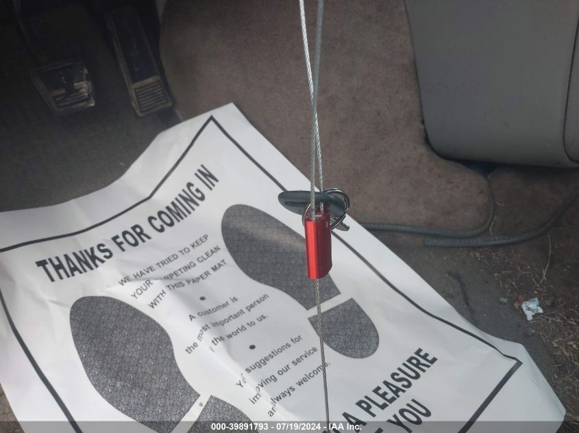 2000 Chevrolet Astro VIN: 1GNDM19WXYB174748 Lot: 39891793