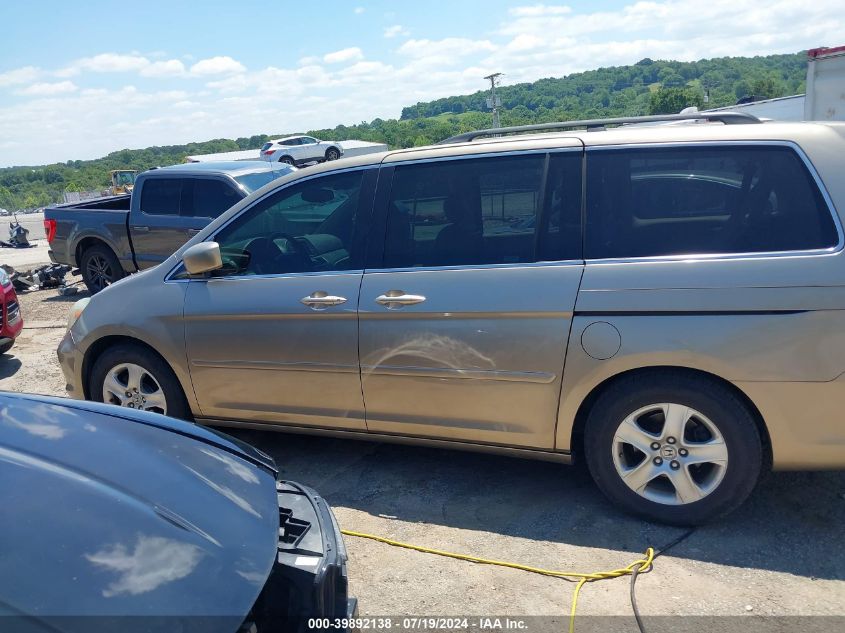 2005 Honda Odyssey Touring VIN: 5FNRL38885B000458 Lot: 39892138