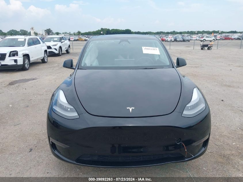 2024 Tesla Model Y VIN: 7SAYGDED8RF022380 Lot: 39892263