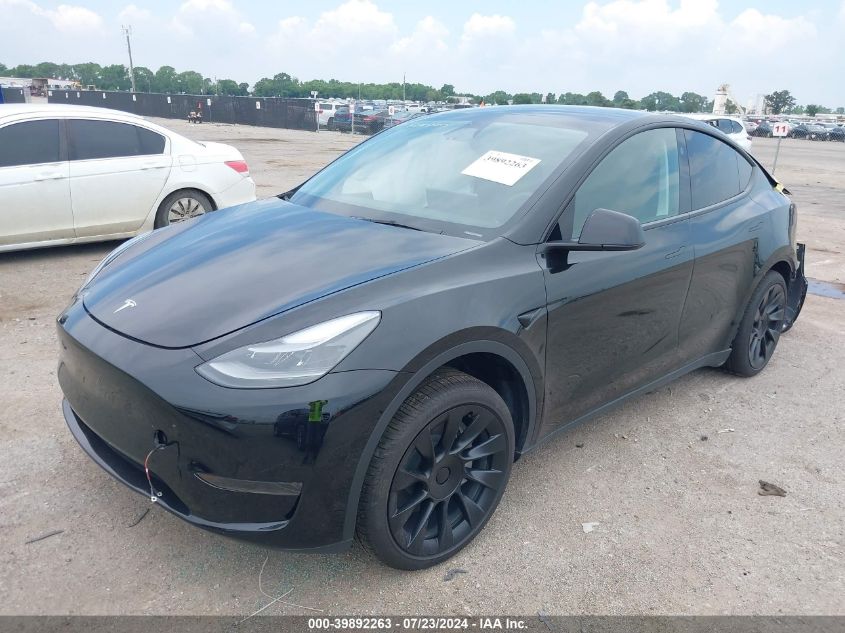 7SAYGDED8RF022380 2024 TESLA MODEL Y - Image 2