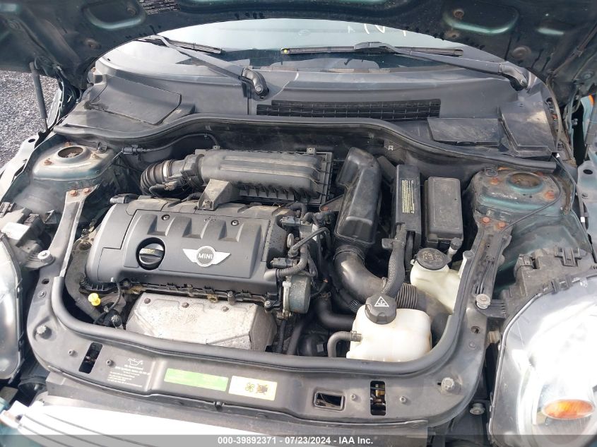 2010 Mini Cooper VIN: WMWMF3C51ATZ26798 Lot: 39892371