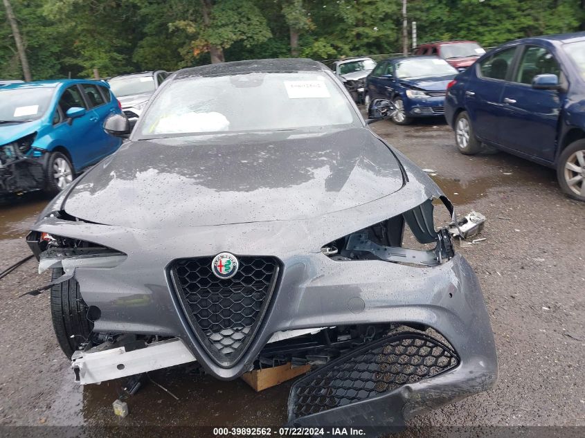 2019 Alfa Romeo Giulia Ti Sport Carbon Awd VIN: ZARFANBN0K7605794 Lot: 39892562