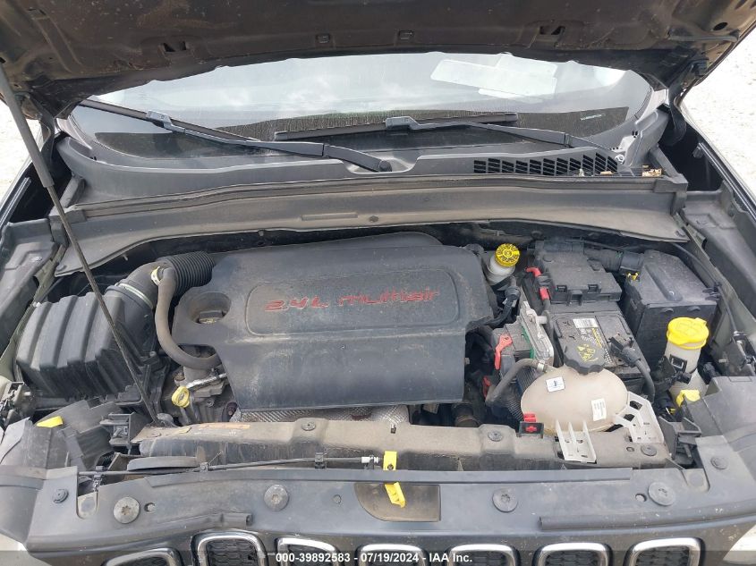 2017 Jeep Renegade Latitude 4X4 VIN: ZACCJBBB3HPF33308 Lot: 39892583