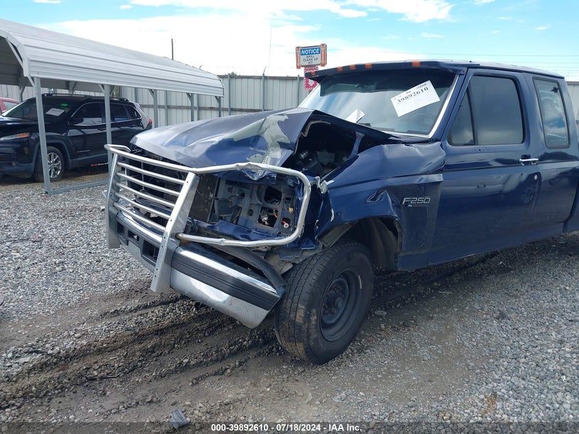 1995 Ford F250 VIN: 1FTHX25F8SKB92461 Lot: 39892610