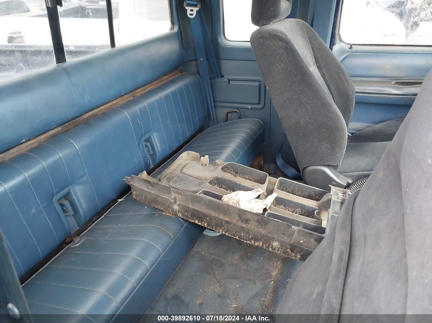 1995 Ford F250 VIN: 1FTHX25F8SKB92461 Lot: 39892610