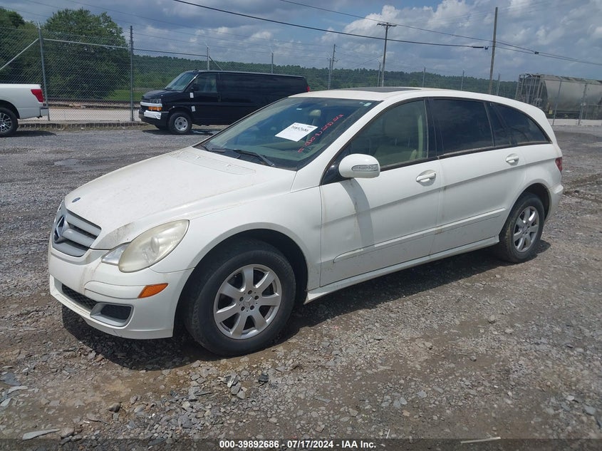 2006 Mercedes-Benz R 350 VIN: 4JGCB65E46A031944 Lot: 39892686