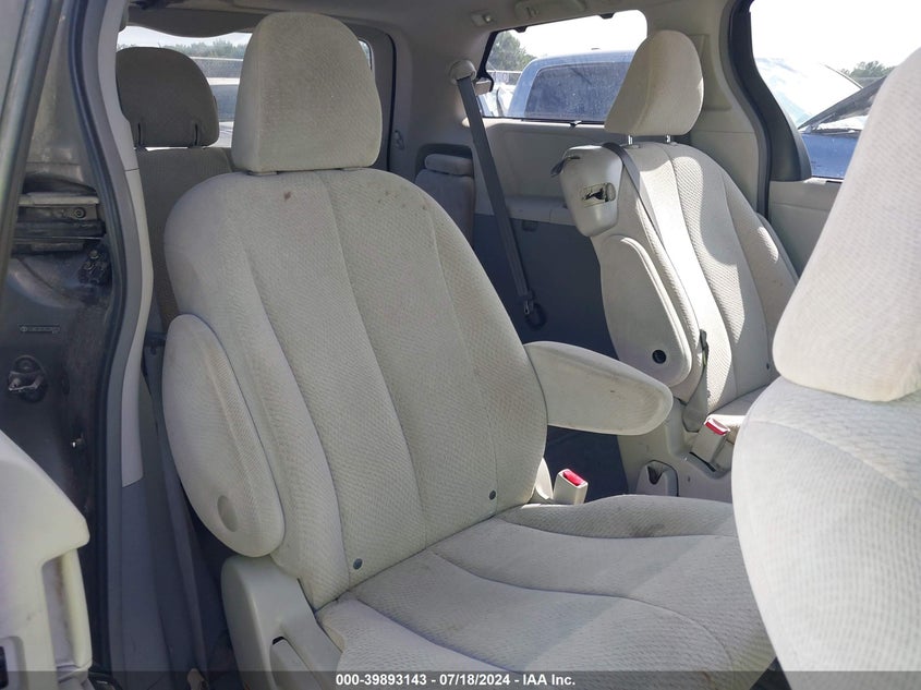 2013 Toyota Sienna Le VIN: 5TDKK3DC4DS390029 Lot: 39893143