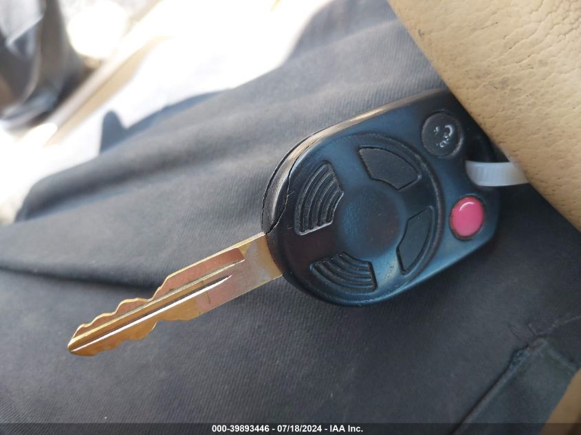 2011 Ford Expedition Xlt VIN: 1FMJU1J58BEF47365 Lot: 39893446