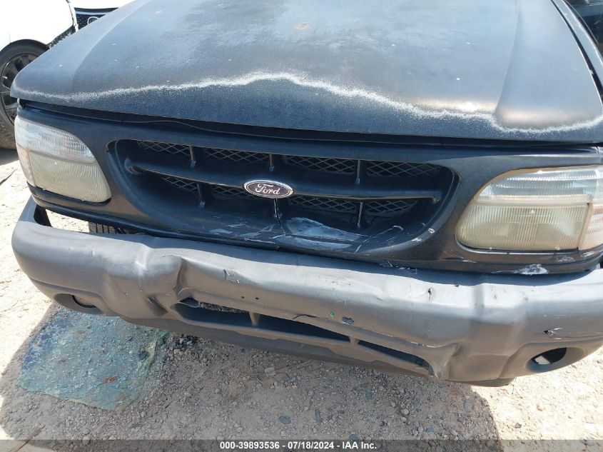 2000 Ford Explorer Xls VIN: 1FMDU72X5YZB63545 Lot: 39893536