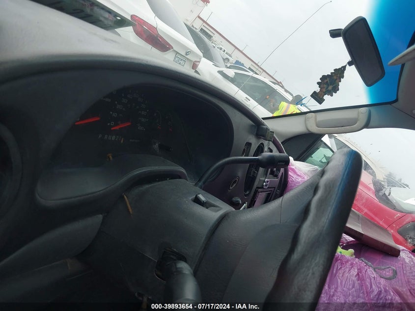 2004 Ford E-250 Commercial/Recreational VIN: 1FTNE24WX4HA17607 Lot: 39893654