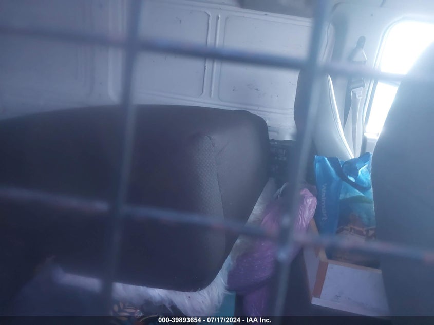 2004 Ford E-250 Commercial/Recreational VIN: 1FTNE24WX4HA17607 Lot: 39893654