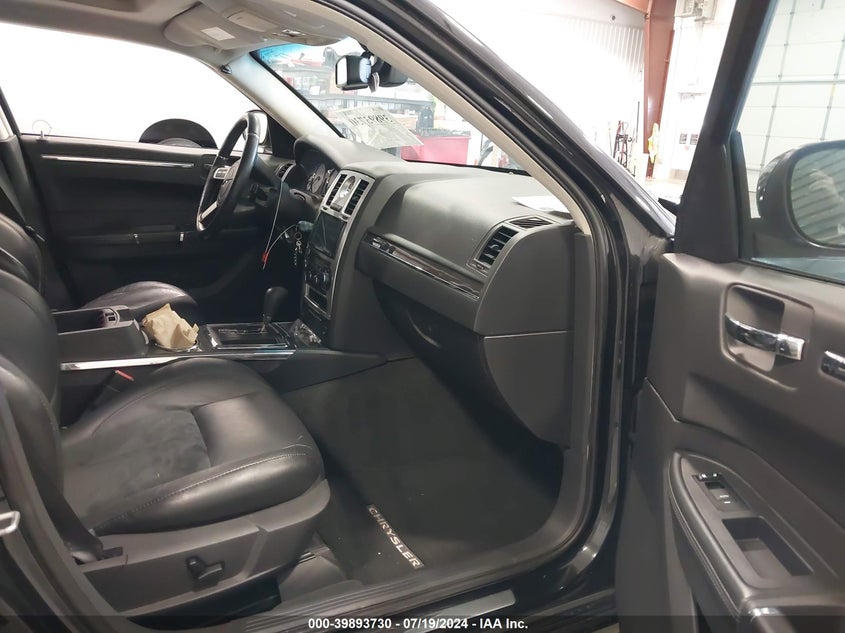 2008 Chrysler 300C Srt8 VIN: 2C3LA73W68H271935 Lot: 39893730