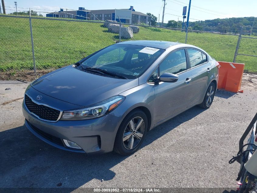 3KPFL4A78JE225814 2018 KIA FORTE - Image 2