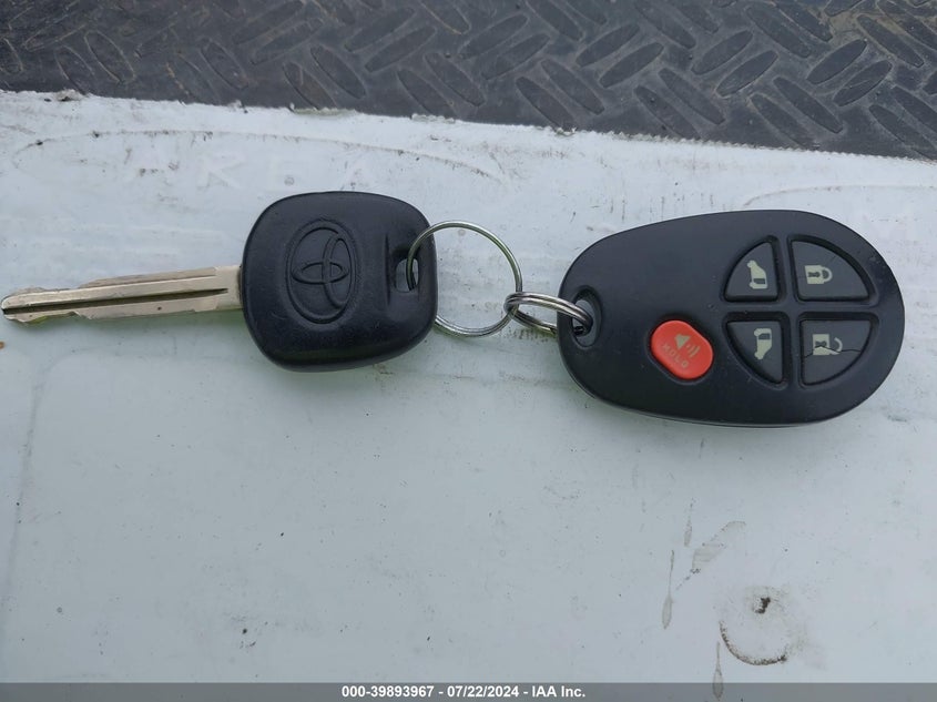 2011 Toyota Sienna Le V6 VIN: 5TDKK3DC7BS068787 Lot: 39893967