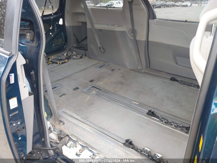 2011 Toyota Sienna Le V6 VIN: 5TDKK3DC7BS068787 Lot: 39893967