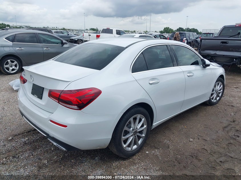 VIN WDD3G4EB4KW022647 2019 MERCEDES-BENZ A 220