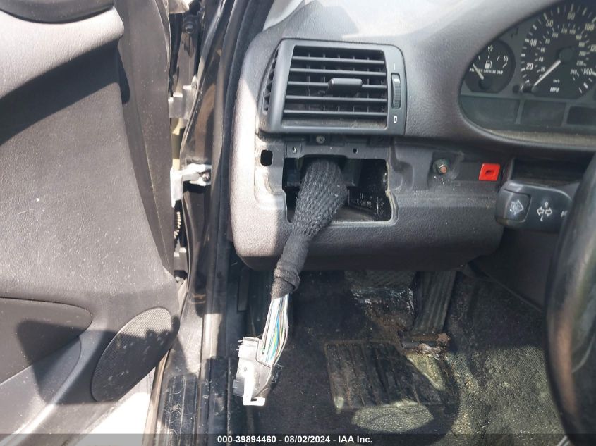 2004 BMW 325Xi VIN: WBAEU33484PM60690 Lot: 39894460