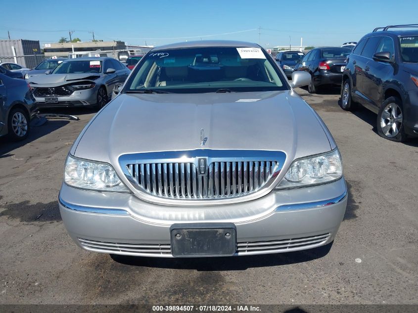 2011 Lincoln Town Car Signature Limited VIN: 2LNBL8CV5BX760964 Lot: 39894507