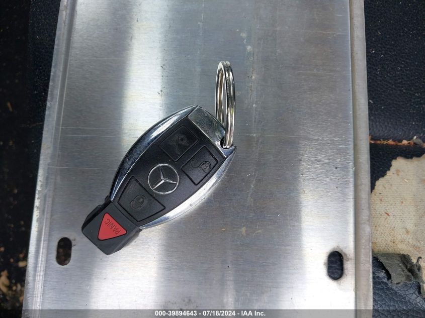 2011 Mercedes-Benz C 300 Luxury 4Matic/Sport 4Matic VIN: WDDGF8BB5BR166223 Lot: 39894643