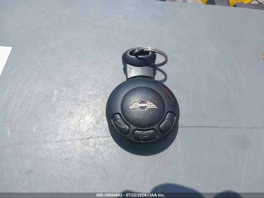 2008 Mini Cooper Clubman VIN: WMWML33528TN68422 Lot: 39894882