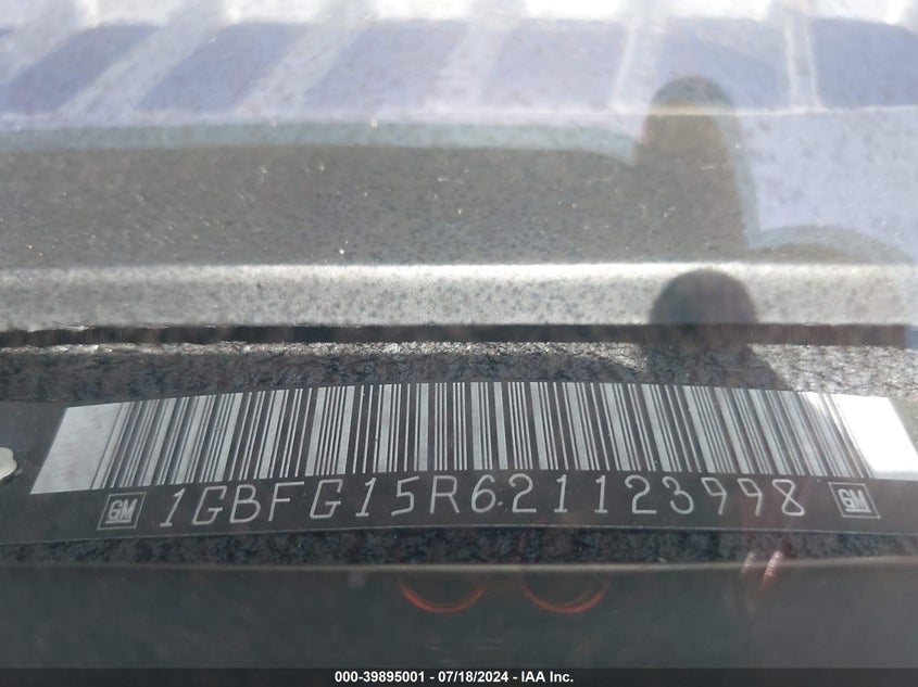 2002 Chevrolet Express VIN: 1GBFG15R621123998 Lot: 39895001