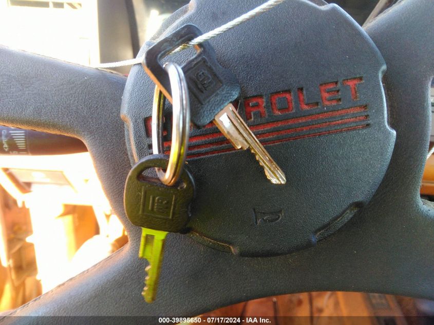 1990 Chevrolet Gmt-400 K2500 VIN: 2GCFK29K3L1204501 Lot: 39895650