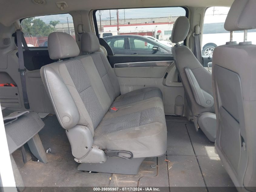 2010 Volkswagen Routan S VIN: 2V4RW4D13AR174321 Lot: 39895987