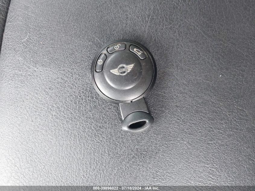 2007 Mini Cooper S VIN: WMWMF73597TL92949 Lot: 39896022