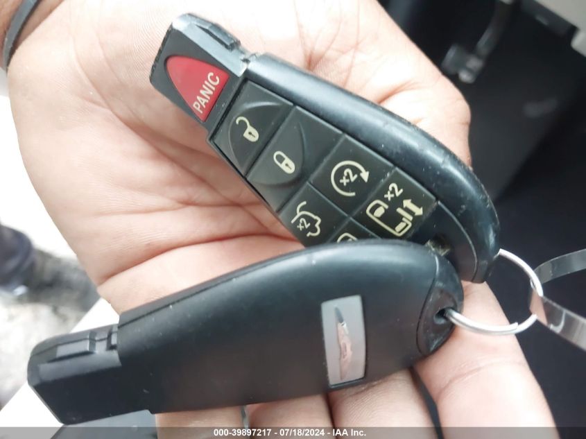 2013 Chrysler Town & Country Limited VIN: 2C4RC1GG5DR734037 Lot: 39897217