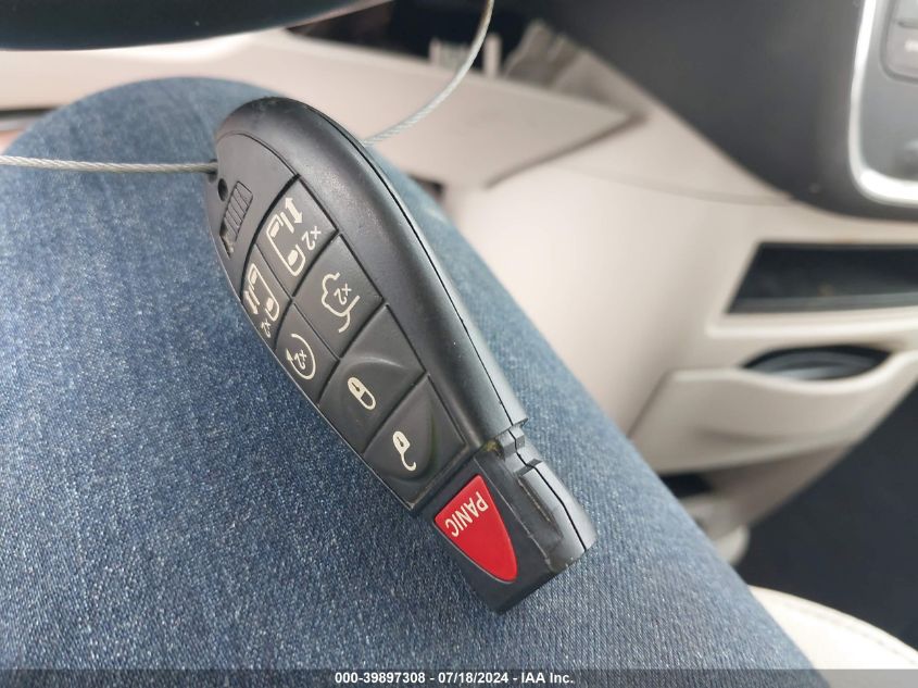 2015 Chrysler Town & Country Touring VIN: 2C4RC1BG7FR515073 Lot: 39897308