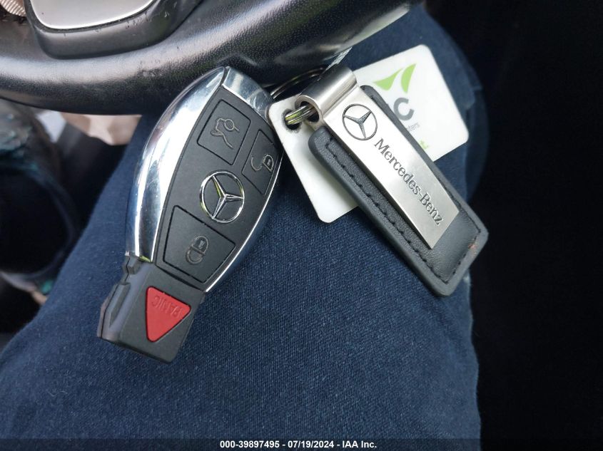 2017 Mercedes-Benz C 300 4Matic/Luxury 4Matic/Sport 4Matic VIN: 55SWF4KB8HU220058 Lot: 39897495