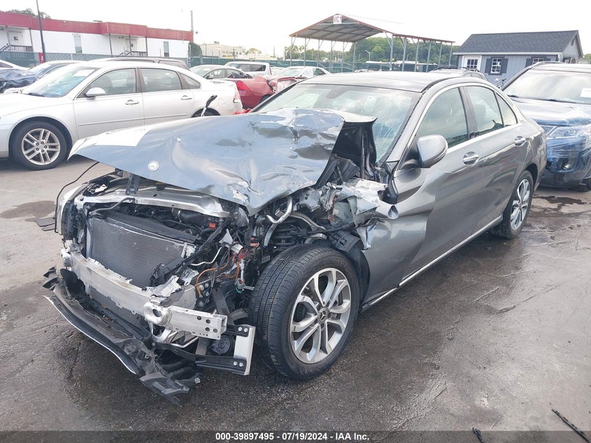 VIN 55SWF4KB8HU220058 2017 MERCEDES-BENZ C 300 4MATIC/LUXURY 4MATIC/SPORT 4MATIC