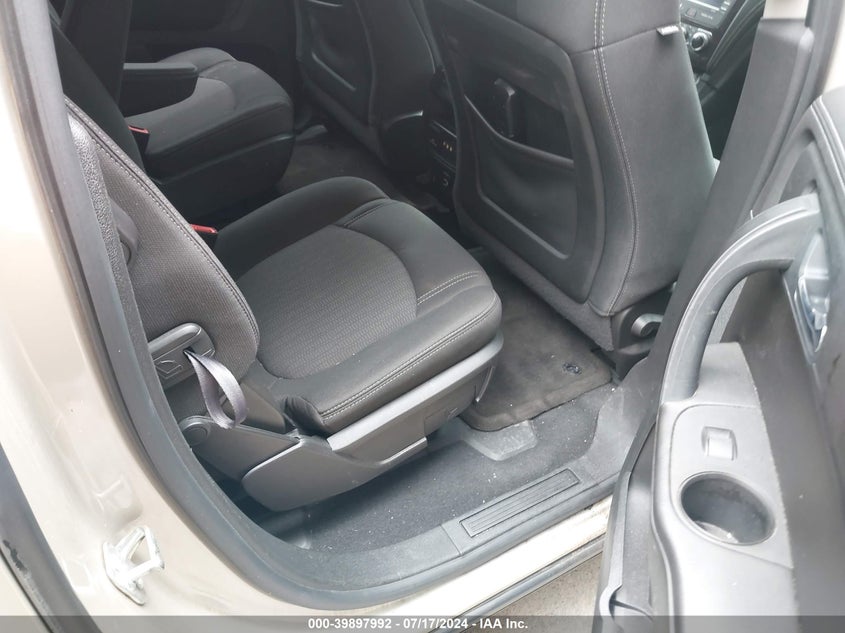 2017 CHEVROLET TRAVERSE 1LT - 1GNKVGKD6HJ122247