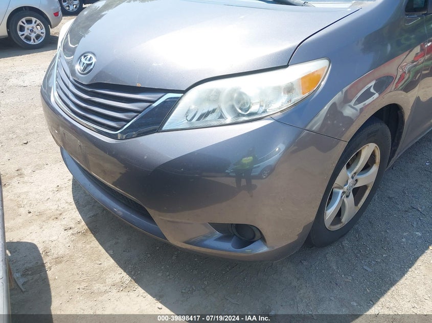 2015 Toyota Sienna Le 8 Passenger VIN: 5TDKK3DC4FS557489 Lot: 39898417