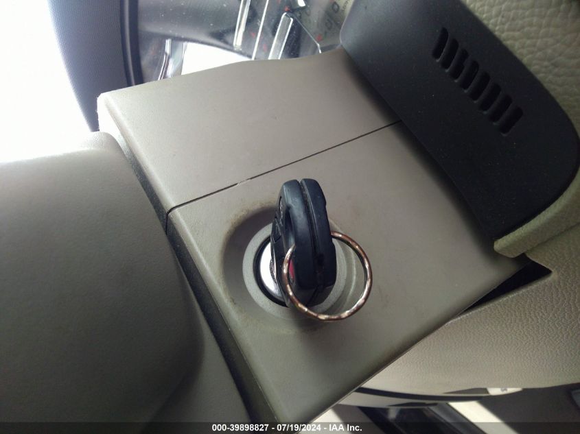 2011 Ford Expedition Xlt/King Ranch VIN: 1FMJU1H59BEF53455 Lot: 39898827