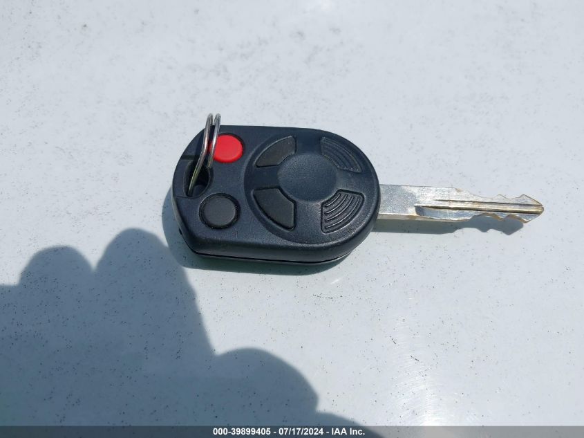 2010 Ford Expedition Xlt VIN: 1FMJU1F51AEA43182 Lot: 39899405