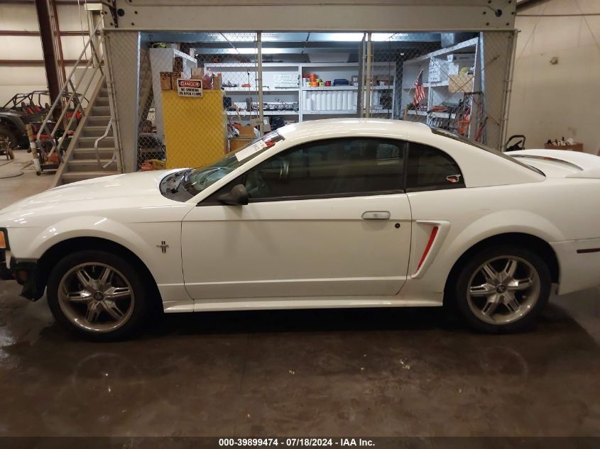 2000 Ford Mustang VIN: 1FAFP4047YF111630 Lot: 39899474