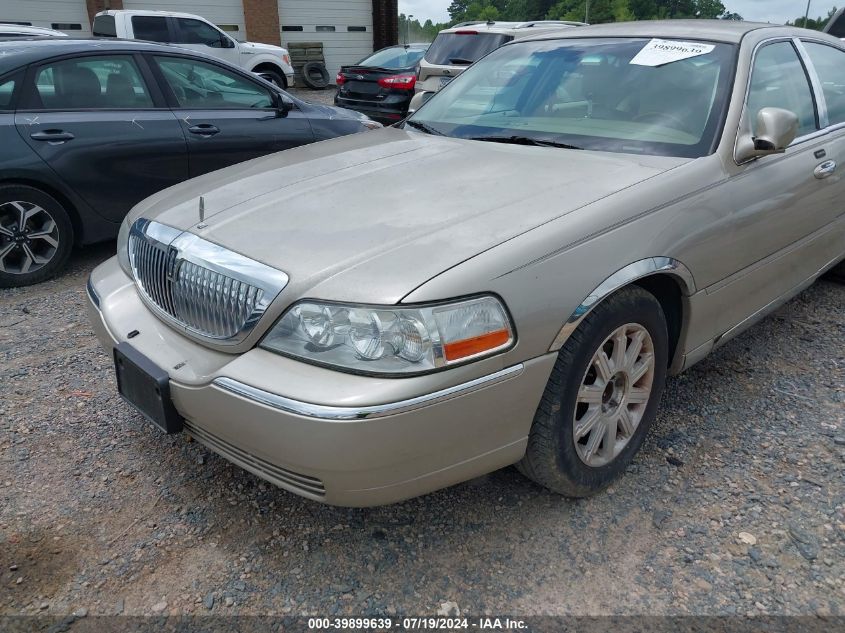 2008 Lincoln Town Car Signature Limited VIN: 2LNHM82V68X637174 Lot: 39899639