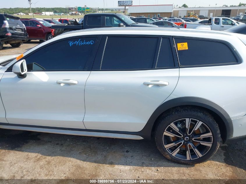 2020 Volvo V60 Cross Country T5 Momentum VIN: YV4102WK2L1038110 Lot: 39899756