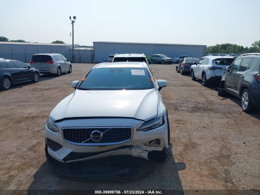 2020 Volvo V60 Cross Country T5 Momentum VIN: YV4102WK2L1038110 Lot: 39899756